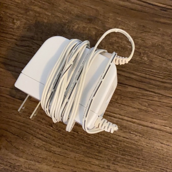 🙋🏻‍♀️🚛MOVING SALE!🛍️SHOP & SAVE📦📫Petzi Treat Dispensing Pet Camera🌟🐾🐶 - Picture 5 of 11